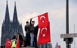 ​Hàng chục ngàn người biểu tình ủng hộ ông Erdogan tại Đức