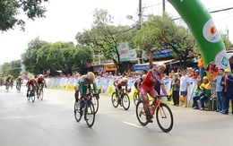 ​Khán giả Phú Quốc hào hứng xem đua xe đạp