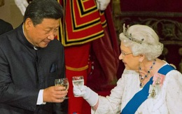 ​Sinh viên Trung Quốc mang dao xông vào điện Buckingham 