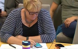 Chính trị gia Na Uy chơi Pokémon GO khi đang họp quốc phòng 