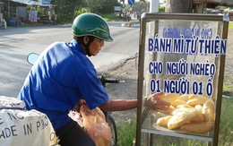​Tủ bánh mì miễn phí làm “ấm lòng” người nghèo ở An Giang