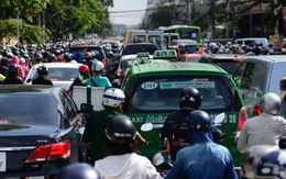 Trong 9 tháng, đường Sài Gòn thêm 60.000 xe hơi dưới 9 chỗ