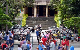 Đền Hùng trong Thảo cầm viên Sài Gòn bị “bao vây”