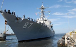 Tàu chiến Mỹ bị nhắm bắn ngoài khơi Yemen