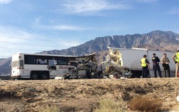 Xe bus đâm xe container ở Mỹ, 13 người chết