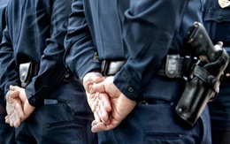 ​76% người Mỹ rất tôn trọng cảnh sát địa phương