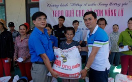 500 phần quà tặng người dân vùng lũ Quảng Trị