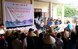 Thêm 10 tấn gạo về với người dân vùng lũ Quảng Bình