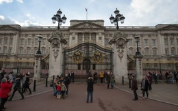 Người Anh muốn Hoàng gia tự trả tiền sửa điện Buckingham