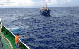 Cảnh sát biển cứu thành công 11 ngư dân Bình Định