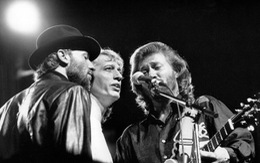 Bee Gees: huyền thoại 'giọng gió' của làng nhạc thế giới