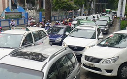 Thu phí ôtô vào trung tâm TP.HCM: Gánh nặng cho người dân