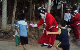 Ông già Noel - niềm vui của những trẻ em nghèo