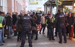 Đức bắt 2 anh em âm mưu đánh bom trung tâm mua sắm