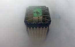 Sương mù biến ngày thành "đêm", Trung Quốc báo động đỏ