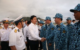 Bí thư Thành ủy Đinh La Thăng thăm lữ đoàn tàu ngầm