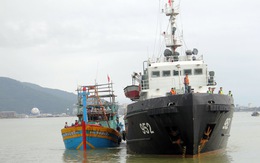 Cứu tàu cá cùng 10 ngư dân bị nạn ở Hoàng Sa
