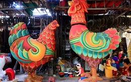 Ngắm đàn gà sẽ xuất hiện trên phố đi bộ Tết Đinh Dậu