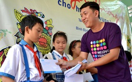 200 suất quà Tết đến với học sinh vùng lũ Bình Định