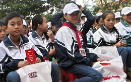 ​Quà Tết yêu thương đến với học trò nghèo vùng lũ Quảng Bình