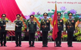 Ban thanh niên quân đội nhận Huân chương bảo vệ Tổ quốc