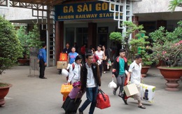 Ga Sài Gòn hỗ trợ hành khách trễ tàu do kẹt xe