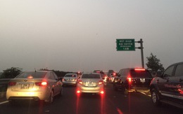 ​Hàng chục ngàn xe ùn tắc trên cao tốc cầu Giẽ - Ninh Bình