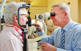 ​Ngăn ngừa mù lòa do bệnh thoái hóa hoàng điểm ở người cao tuổi