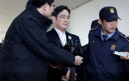 Người thừa kế tập đoàn Samsung bị giải đi thẩm vấn