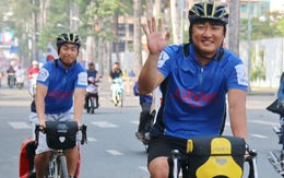Sinh viên đạp xe xuyên Việt để “Xin lỗi Việt Nam”