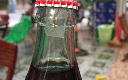 Phát hiện chai Coca-cola có 'dị vật' giống như thuốc