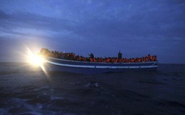 ​Gần 150 người di cư có thể đã chết do đắm thuyền