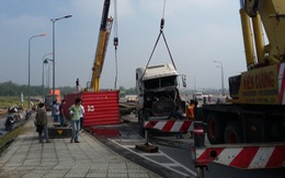 Nguy cơ tai nạn ở dốc cầu Phú Hữu