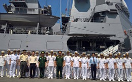 Chiến hạm Fuyuzuki Nhật Bản thăm cảng Cam Ranh