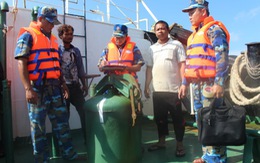 Bắt vụ sang mạn trái phép hơn 1,2 triệu lít dầu trên biển