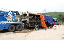 Cháy xe giường nằm, 12 khách thoát nạn