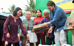 Việt kiều mở quán cơm chay từ thiện ở Bến Tre