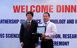 Nhà khoa học Trung Quốc giành được Giải thưởng Khoa học APEC