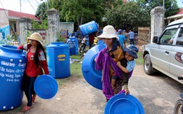 100 bồn chứa nước sạch đến bà con vùng hạn Gia Lai