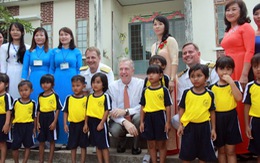 ​Đại sứ Hoa Kỳ Ted Osius thăm trường mầm non tại Khánh Hòa