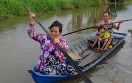 Vợ làm mắt, chồng làm tay, cùng bước qua cơn dông