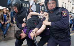 ​Xuống đường biểu tình, hơn 200 người bị bắt tại Nga