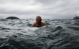 ​Người cao tuổi Hong Kong cải thiện sức khỏe nhờ bơi ở cảng Victoria