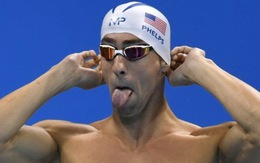 Phelps bơi đua với... cá mập trắng
