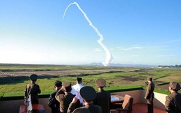 Triều Tiên khiêu khích phóng tên lửa vào vùng biển Nhật
