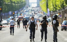 Pháp: cả trăm mầm mống khủng bố có giấy phép sở hữu súng