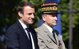 Chê tổng thống hà tiện, sếp quốc phòng Pháp từ chức