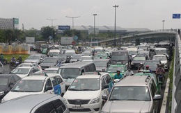 Nhiều giải pháp xử lý kẹt xe ở sân bay Tân Sơn Nhất