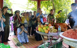 ​Cựu Thanh niên xung phong thăm lại chiến trường xưa