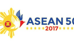 Chiếu sáng kỷ niệm 50 năm ASEAN tại Hội trường Thống Nhất